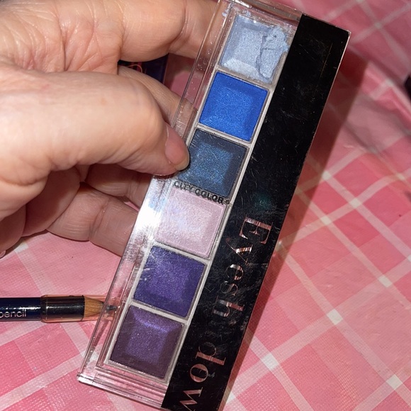 🎈SALE🎈🎀#15.MAKEUP BUNDLE🎀 - Picture 3 of 10